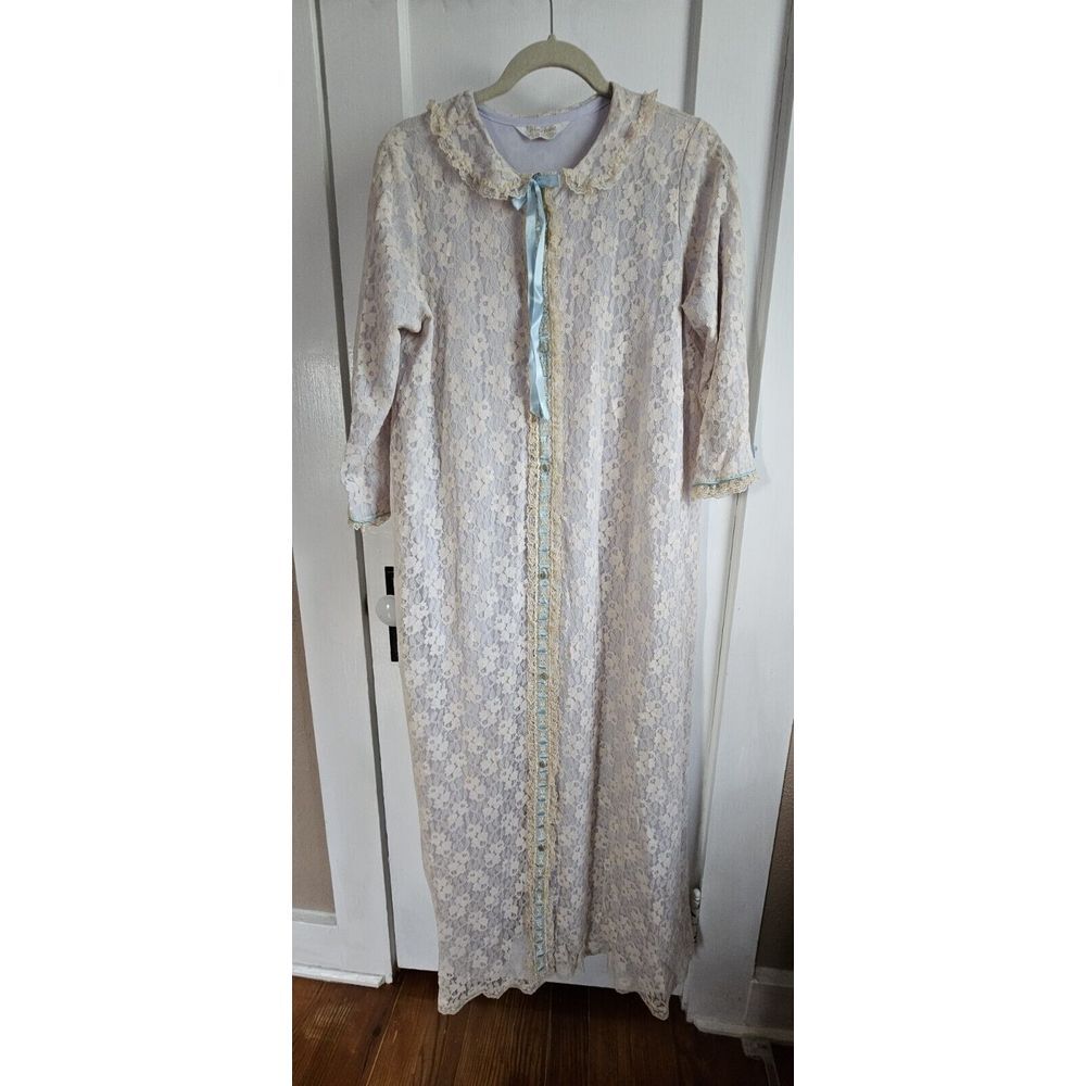 Vtg Miss Elaine beige and blue lace overlay‎ long robe woman size Medium